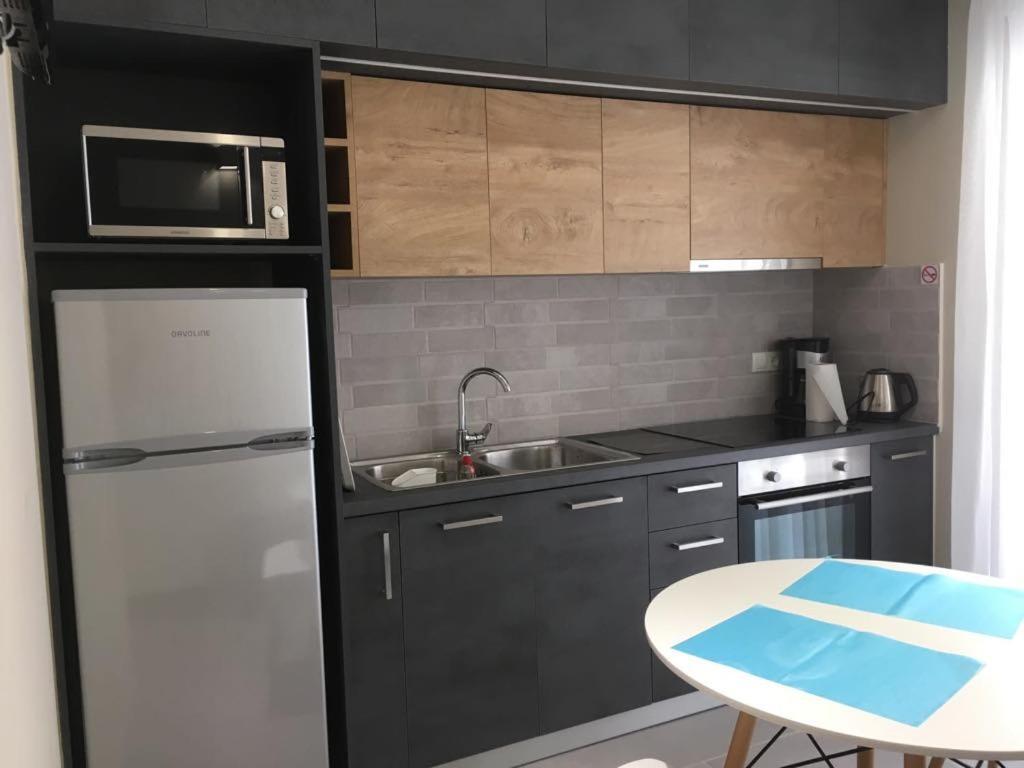 Sofie'S Choice Mytilini Apartment ภายนอก รูปภาพ