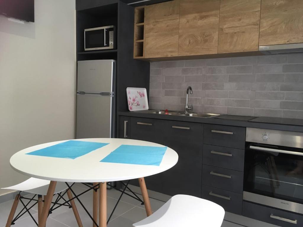 Sofie'S Choice Mytilini Apartment ภายนอก รูปภาพ