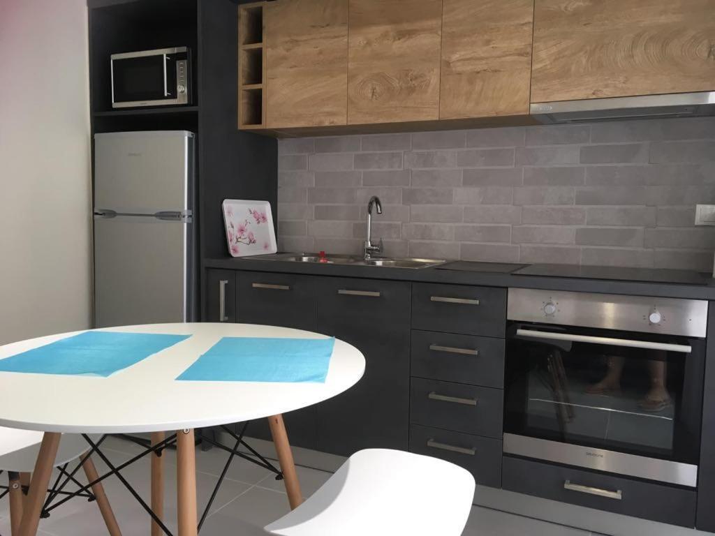 Sofie'S Choice Mytilini Apartment ภายนอก รูปภาพ
